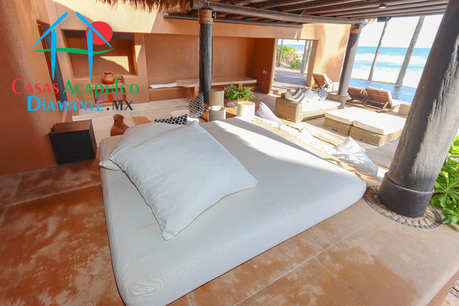 Tres Vidas Casa Mía - Sala de alberca, tumbonas y camastros 3